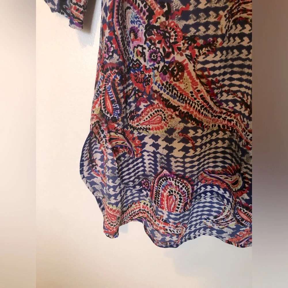 Vibrant Blue and Red Paisley Tunic with 3/4 Sleeves Lightweight & Flowy - Picture 7 of 10